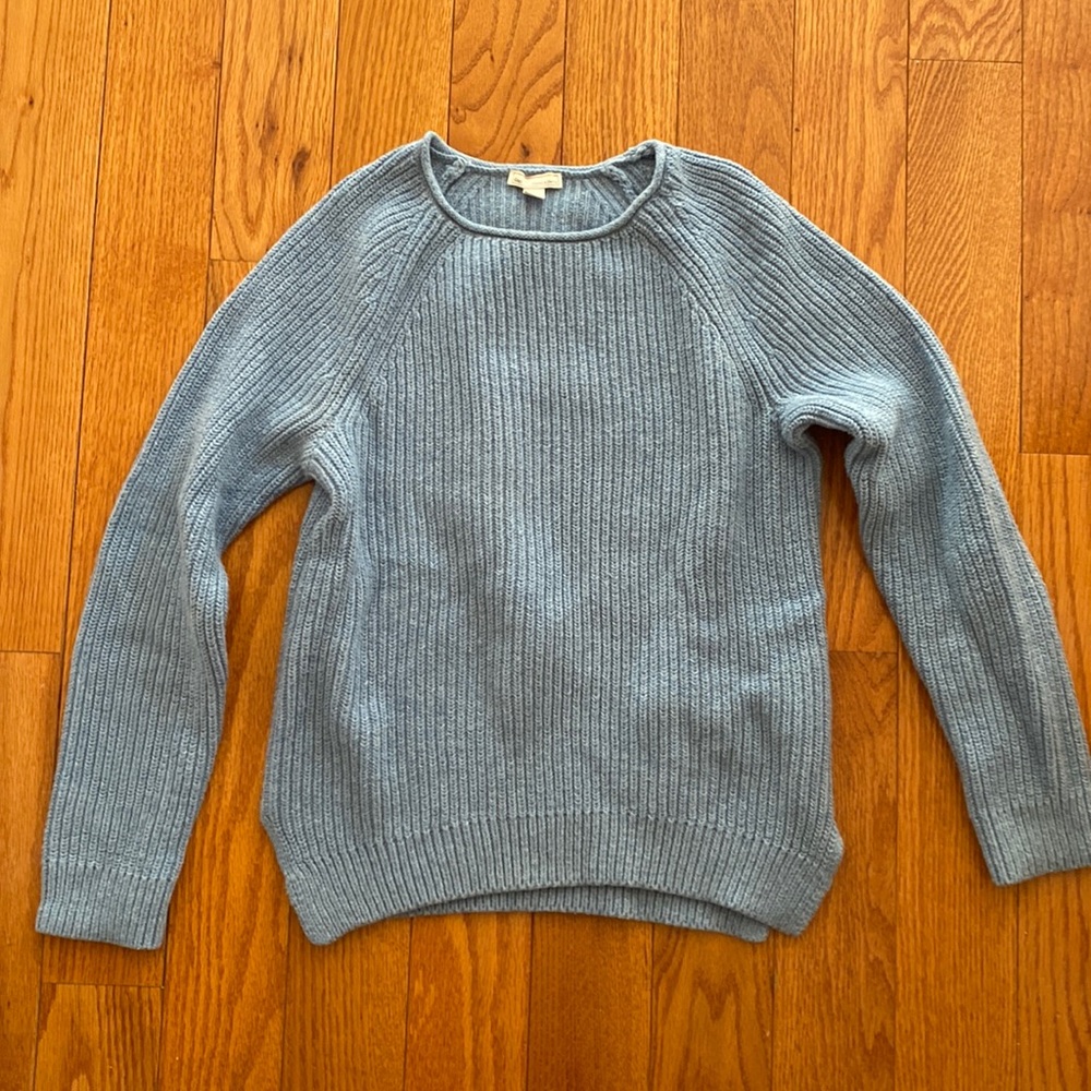 GAP. Women’s sweater, size small. Blue